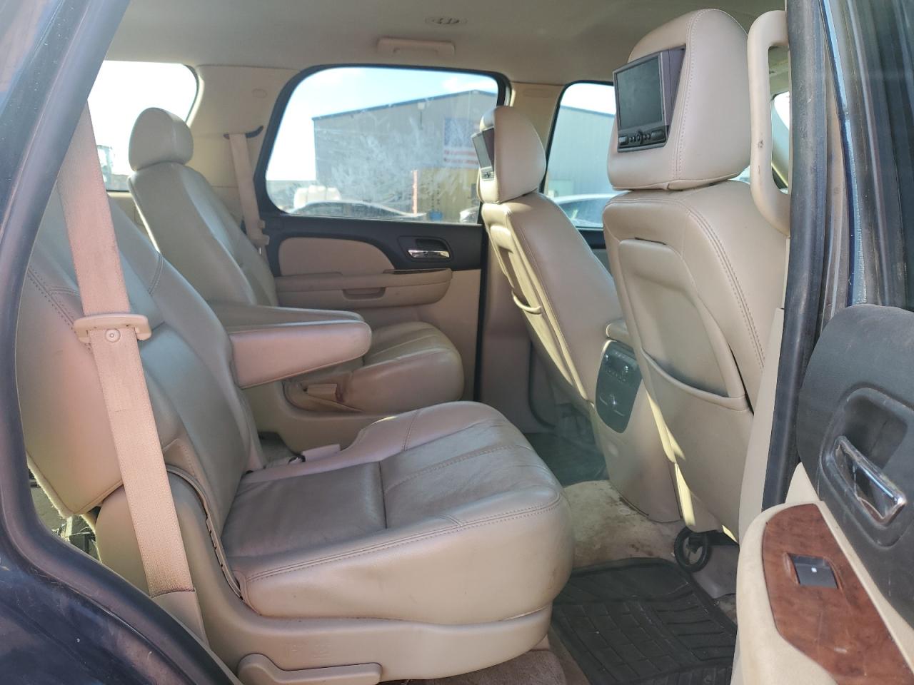 2007 Chevrolet Tahoe - Image 11