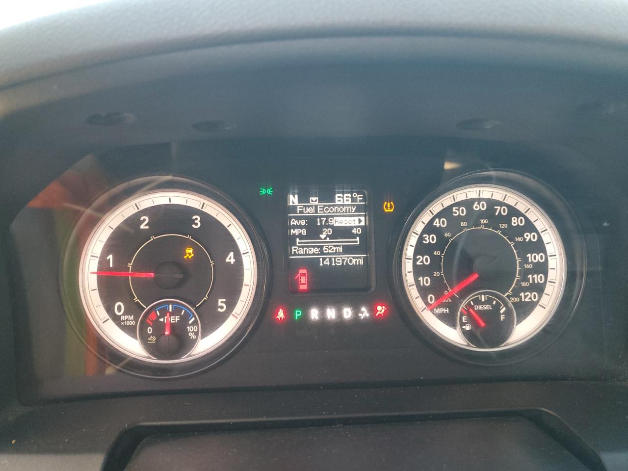 2016 RAM 1500 - Image 9