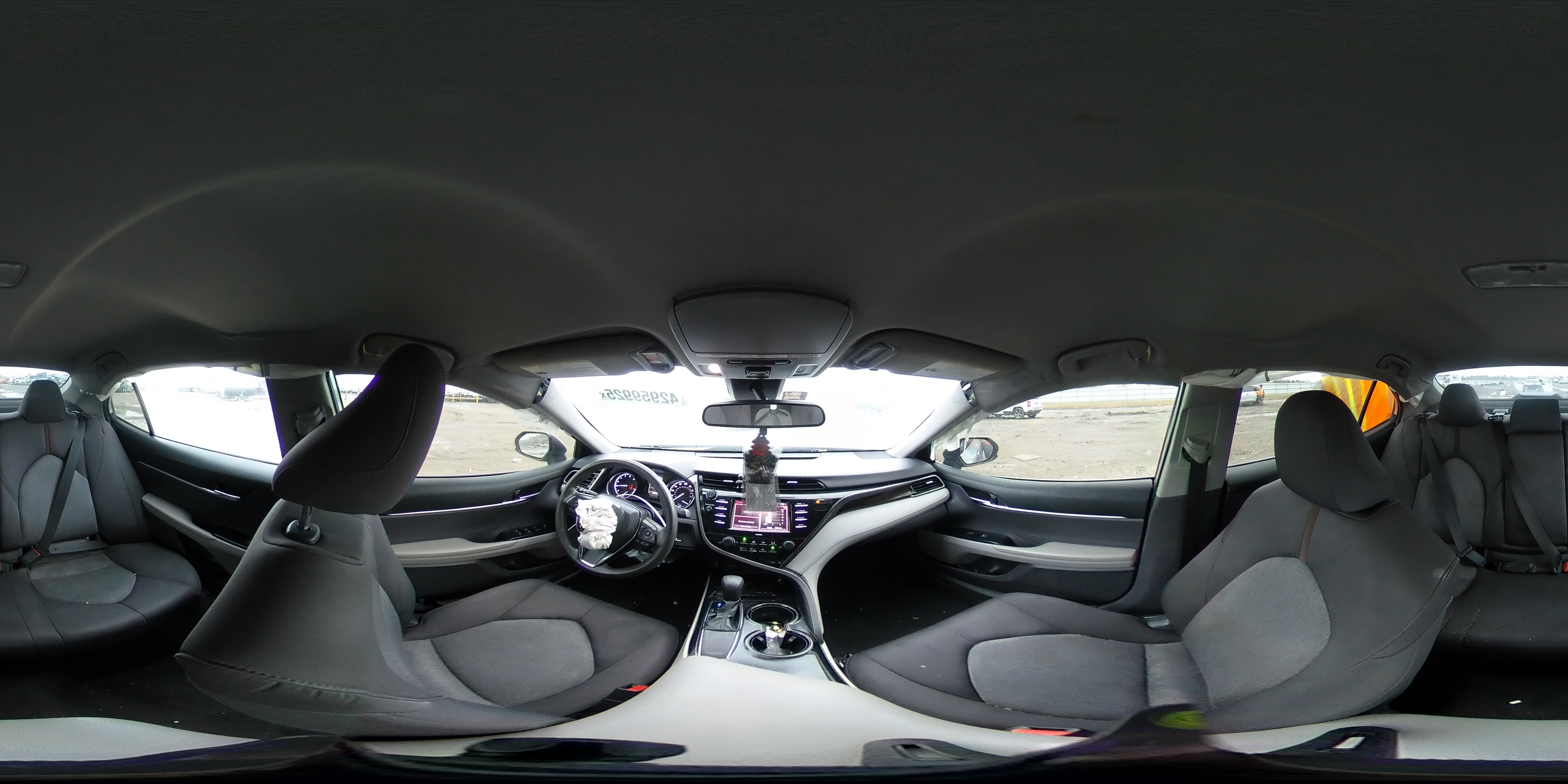 2020 Toyota Camry - Image 13