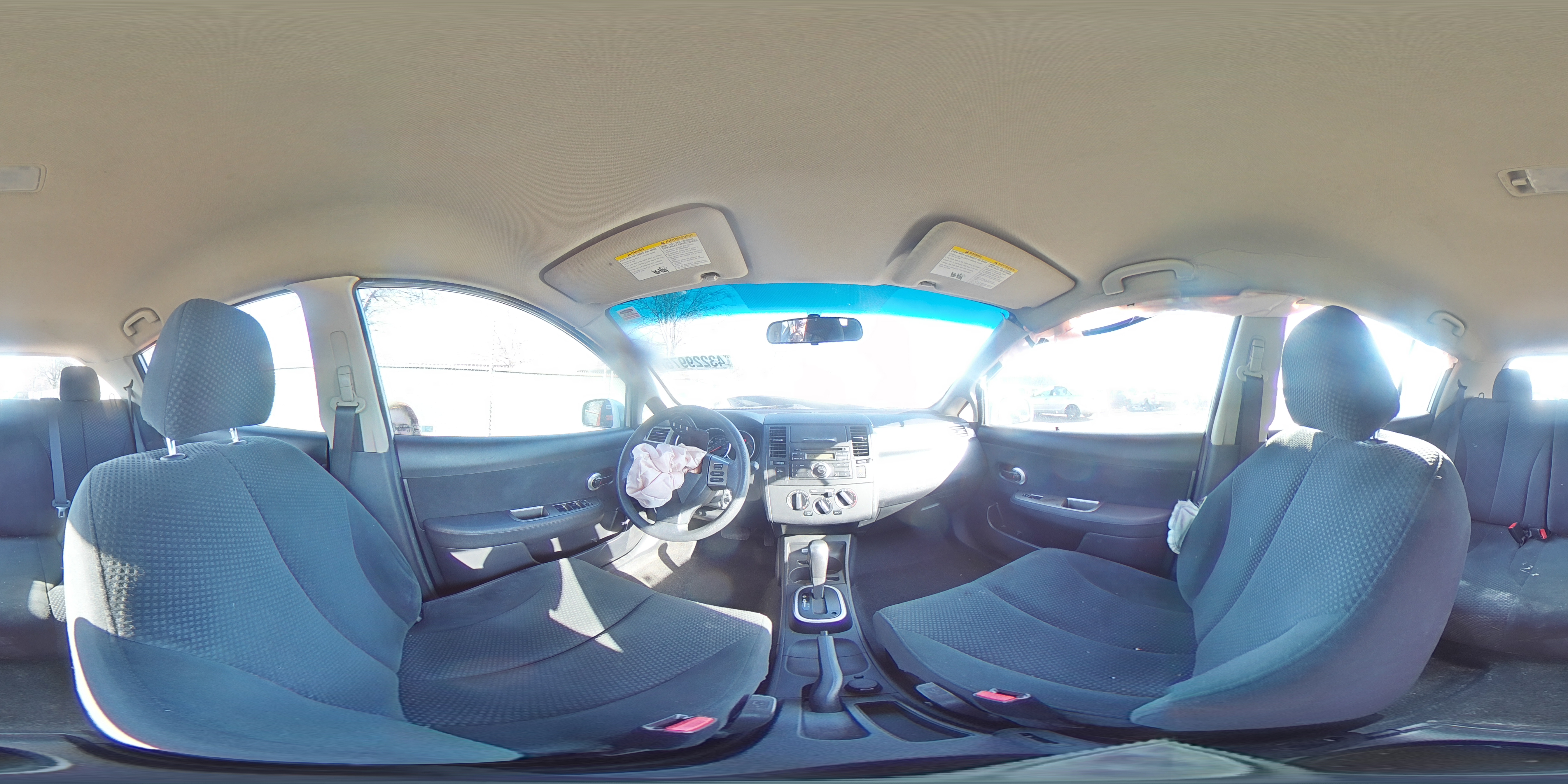 2011 Nissan Versa - Image 13