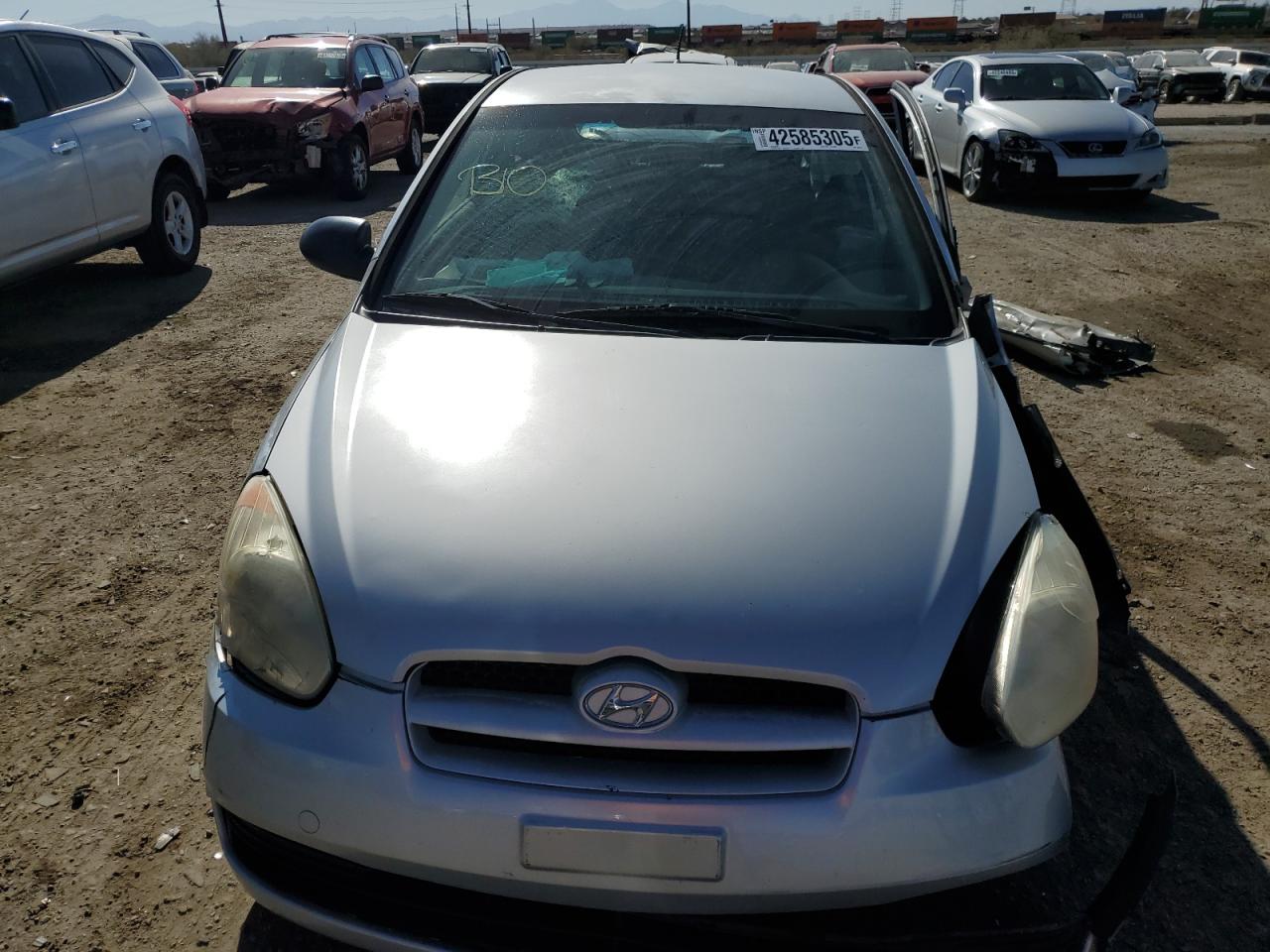 2008 Hyundai Accent - Image 5