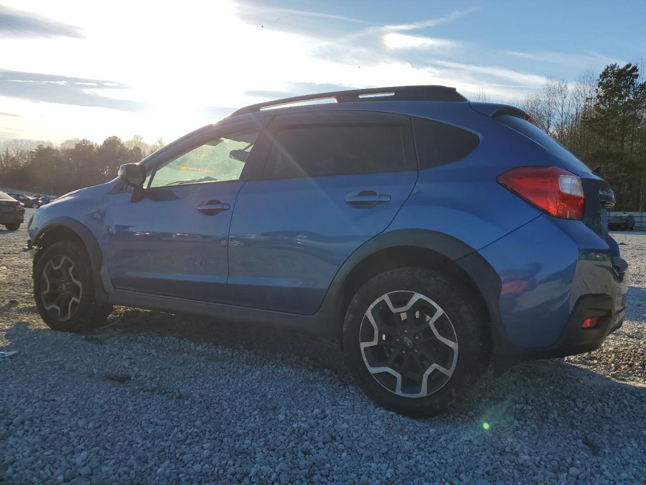 2016 Subaru XV - Image 2