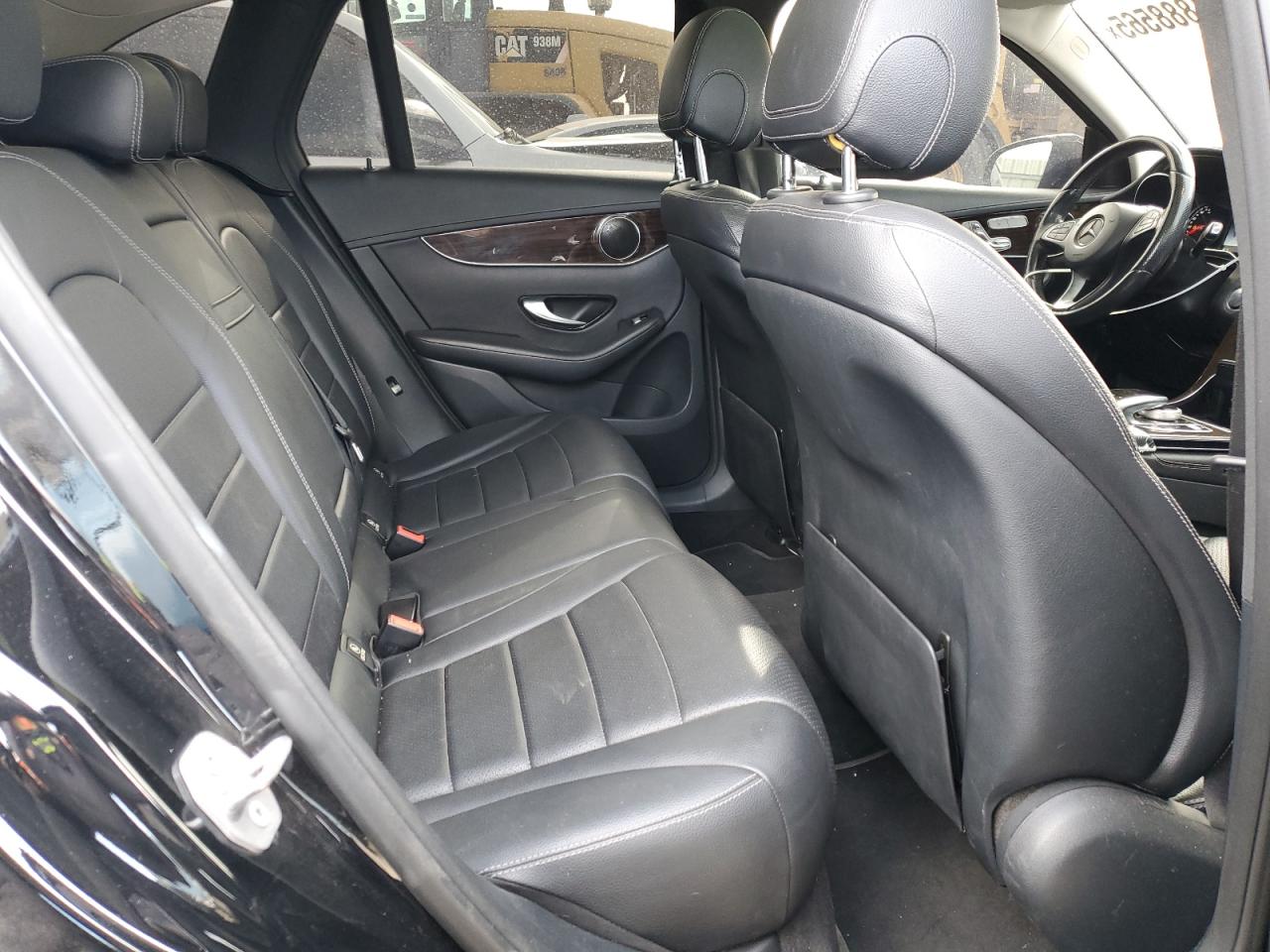 2016 Mercedes-Benz GLC - Image 10