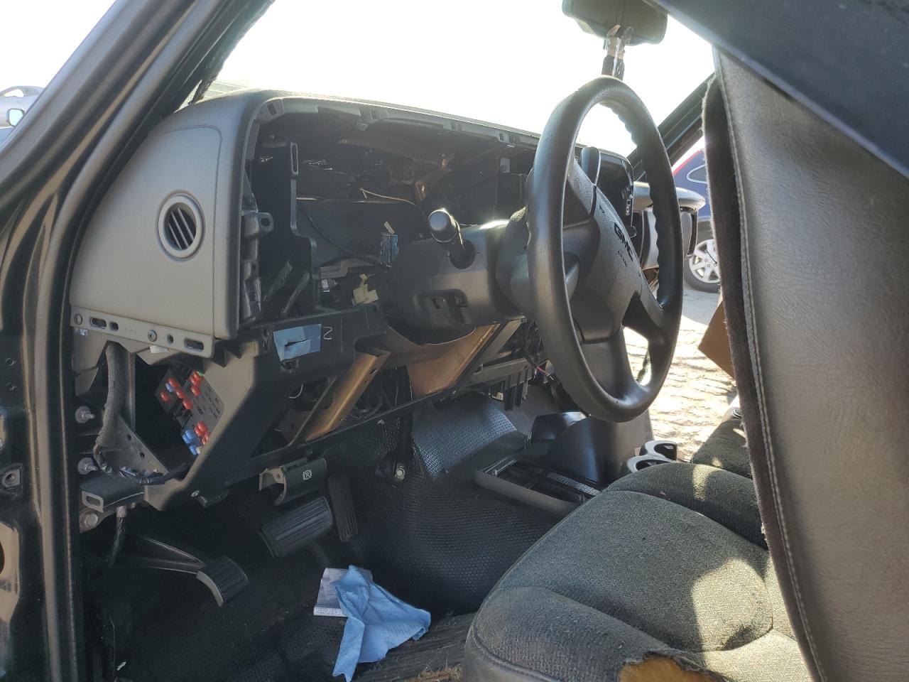 2006 GMC Sierra - Image 8