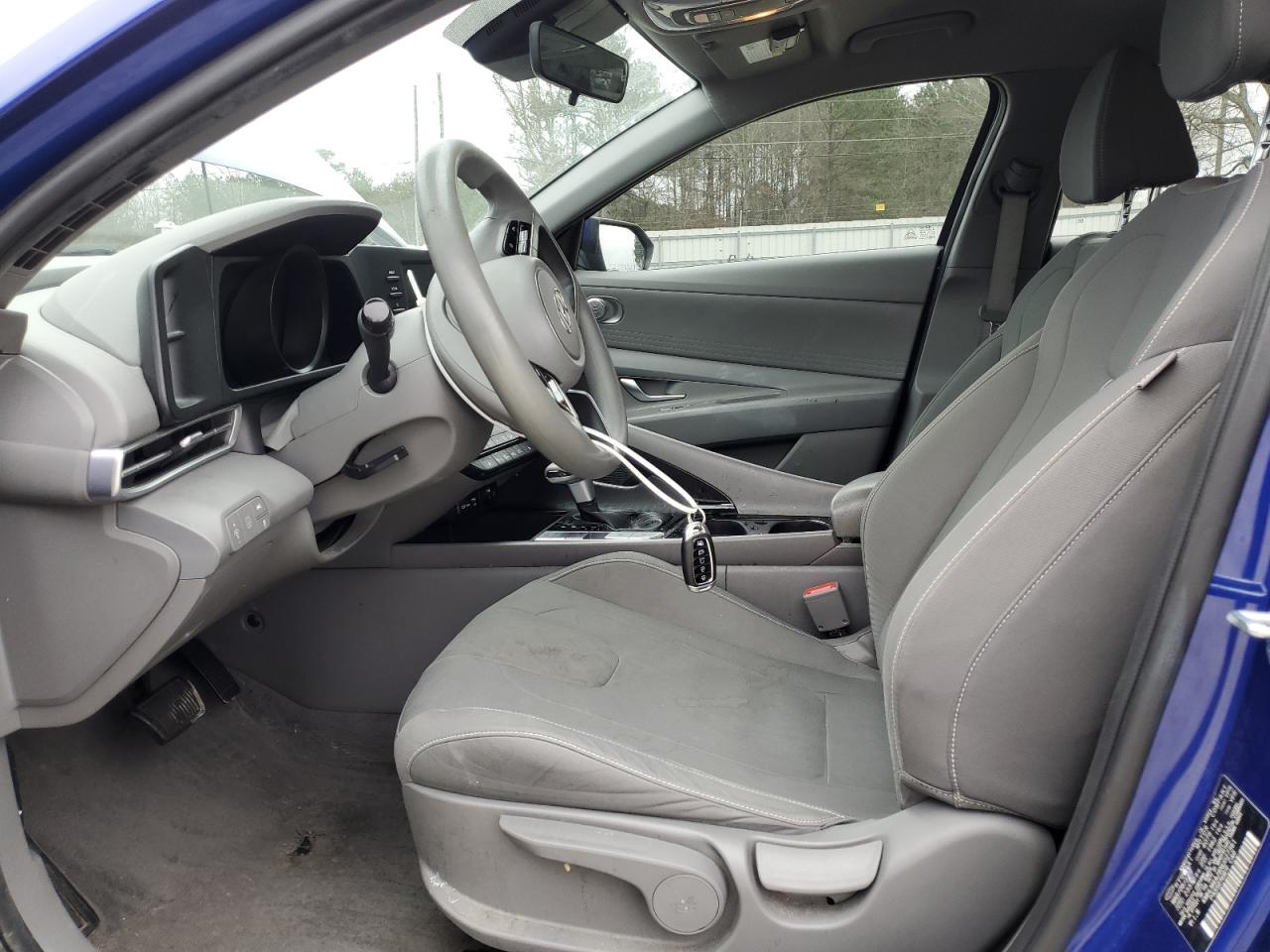 2022 Hyundai Elantra - Image 7