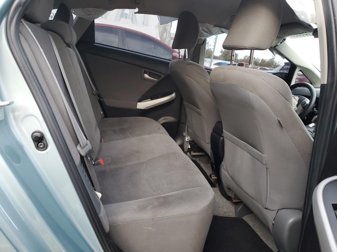 2013 Toyota Prius - Image 10