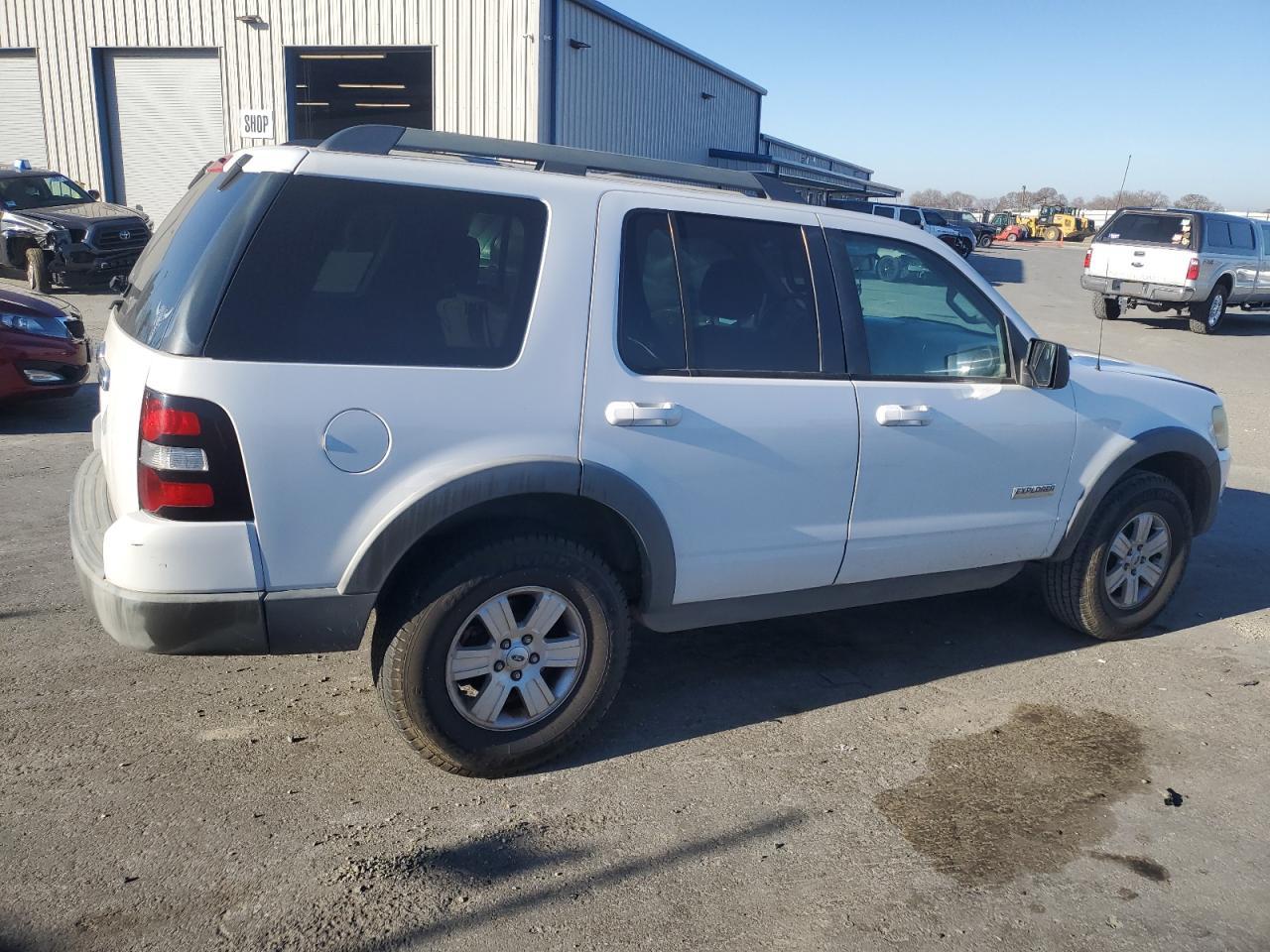 2007 Ford Explorer - Image 3