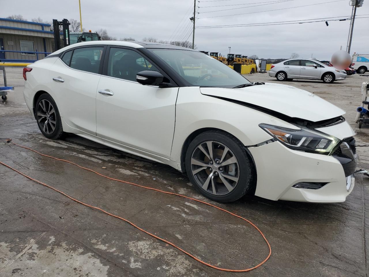 2017 Nissan Maxima - Image 4