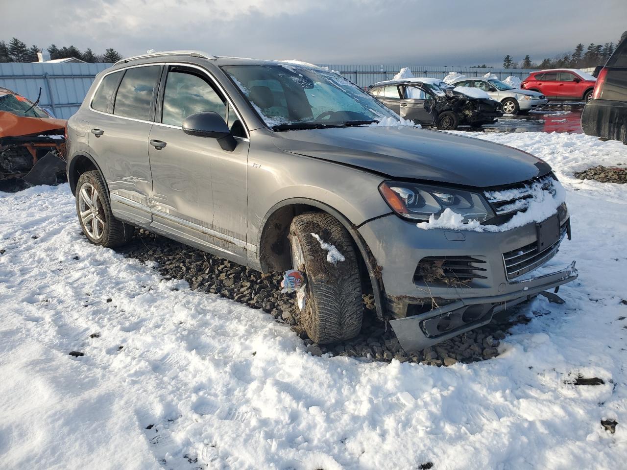 2014 Volkswagen Touareg - Image 4