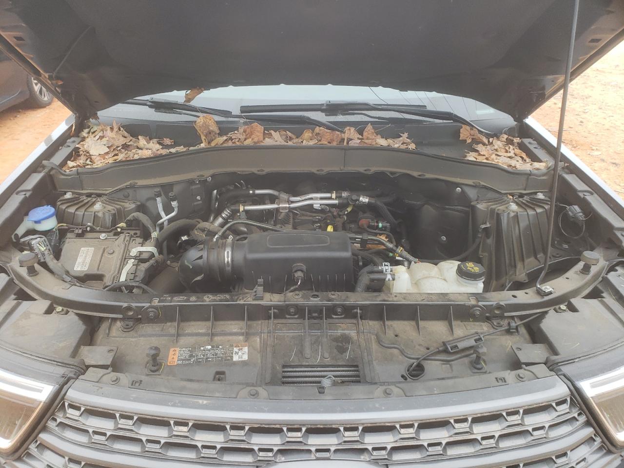 2021 Ford Explorer - Image 13