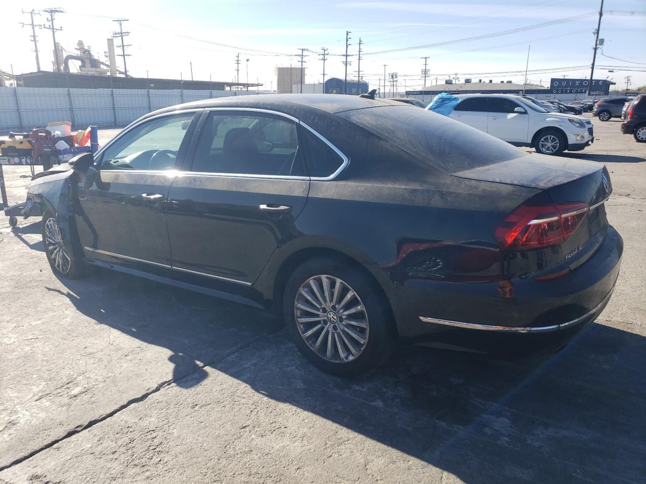 2017 Volkswagen Passat - Image 2