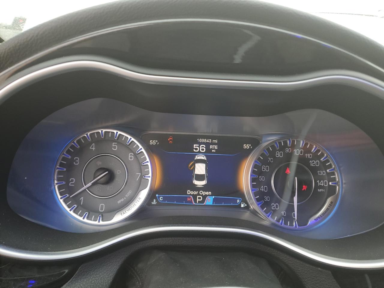 2015 Chrysler 200 - Image 9
