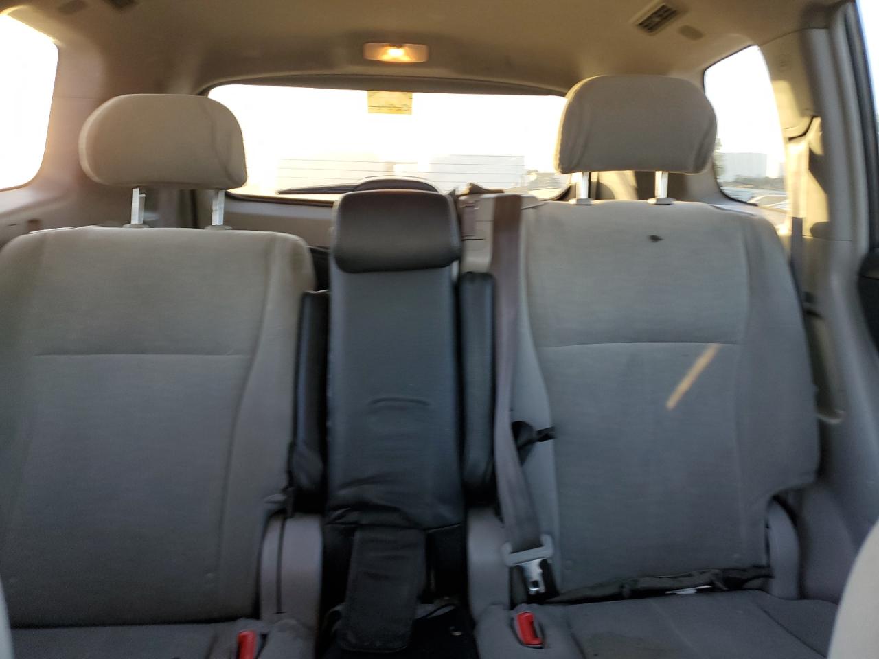 2012 Toyota Highlander - Image 10