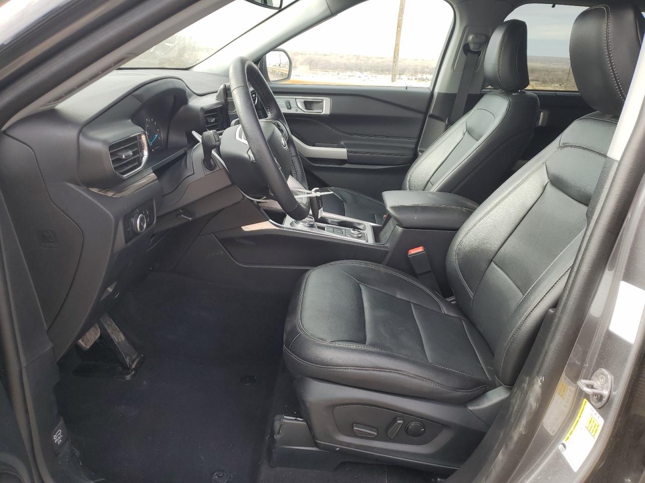 2023 Ford Explorer - Image 7