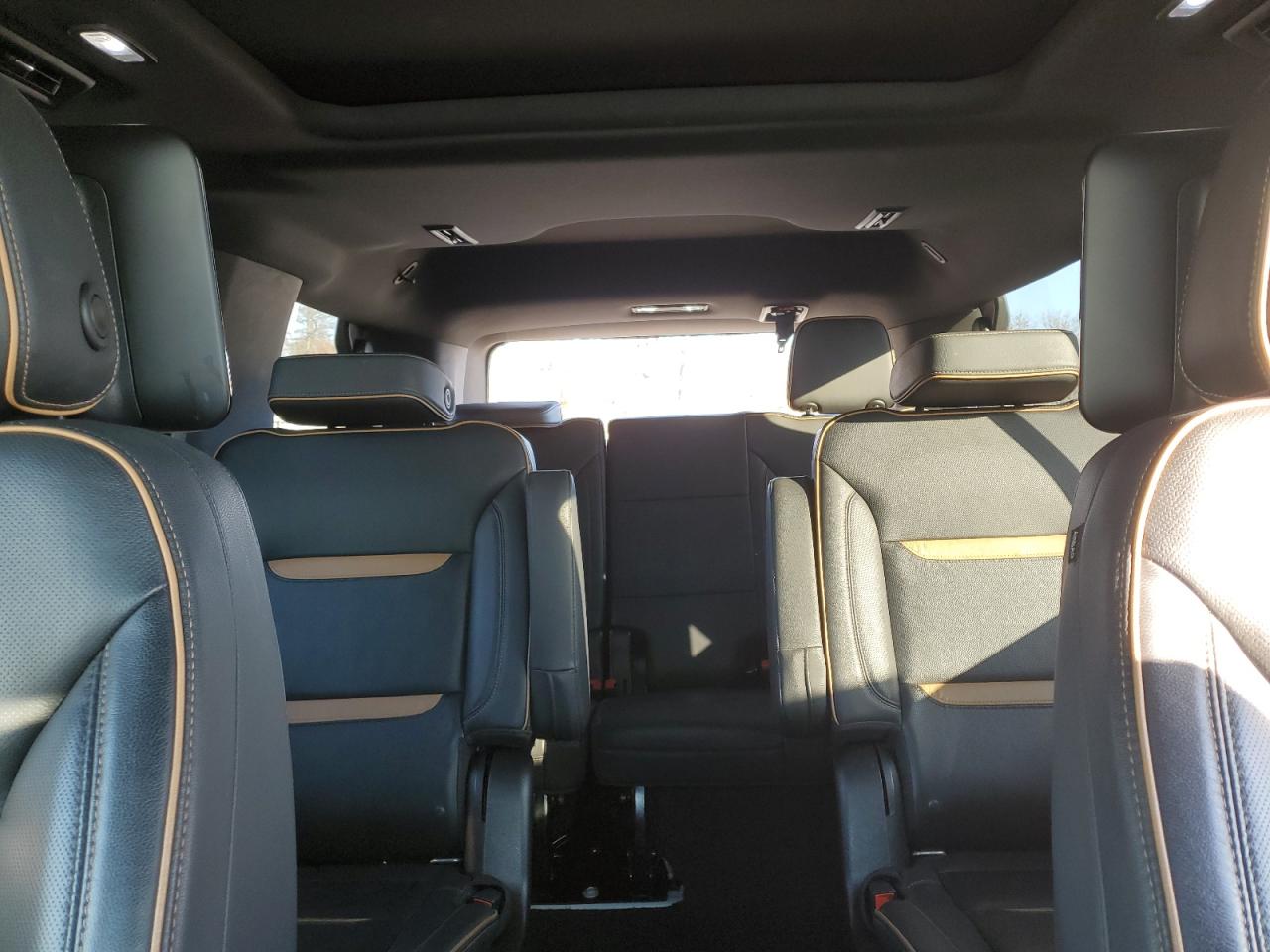 2021 GMC Yukon - Image 10