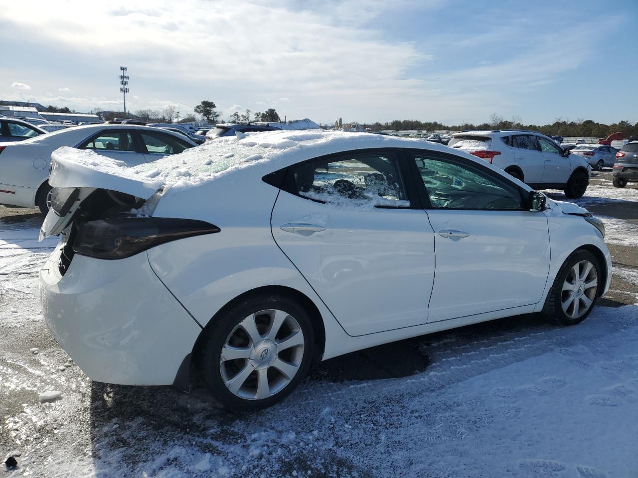 2013 Hyundai Elantra - Image 3