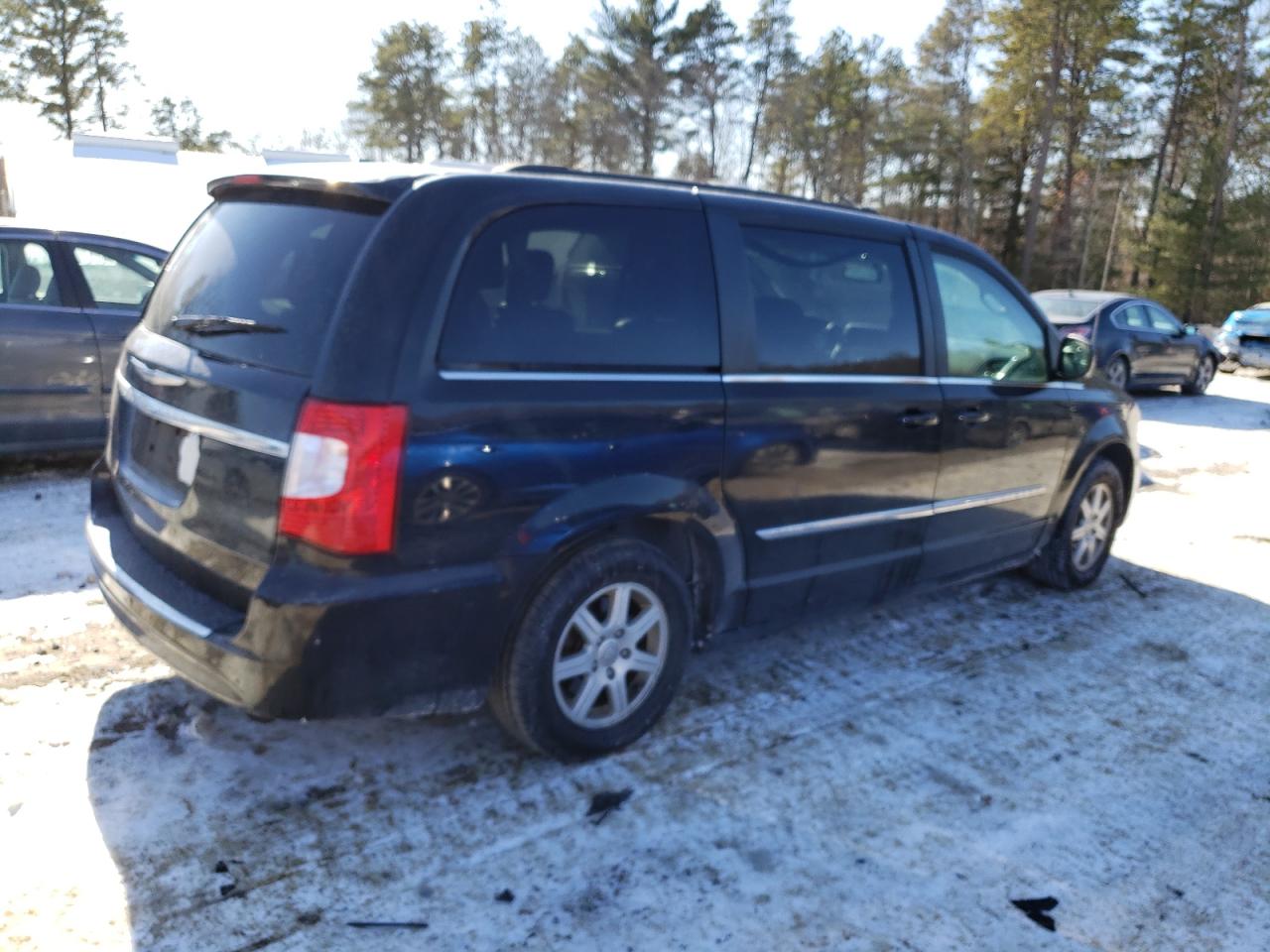 2012 Chrysler Town & Country - Image 3