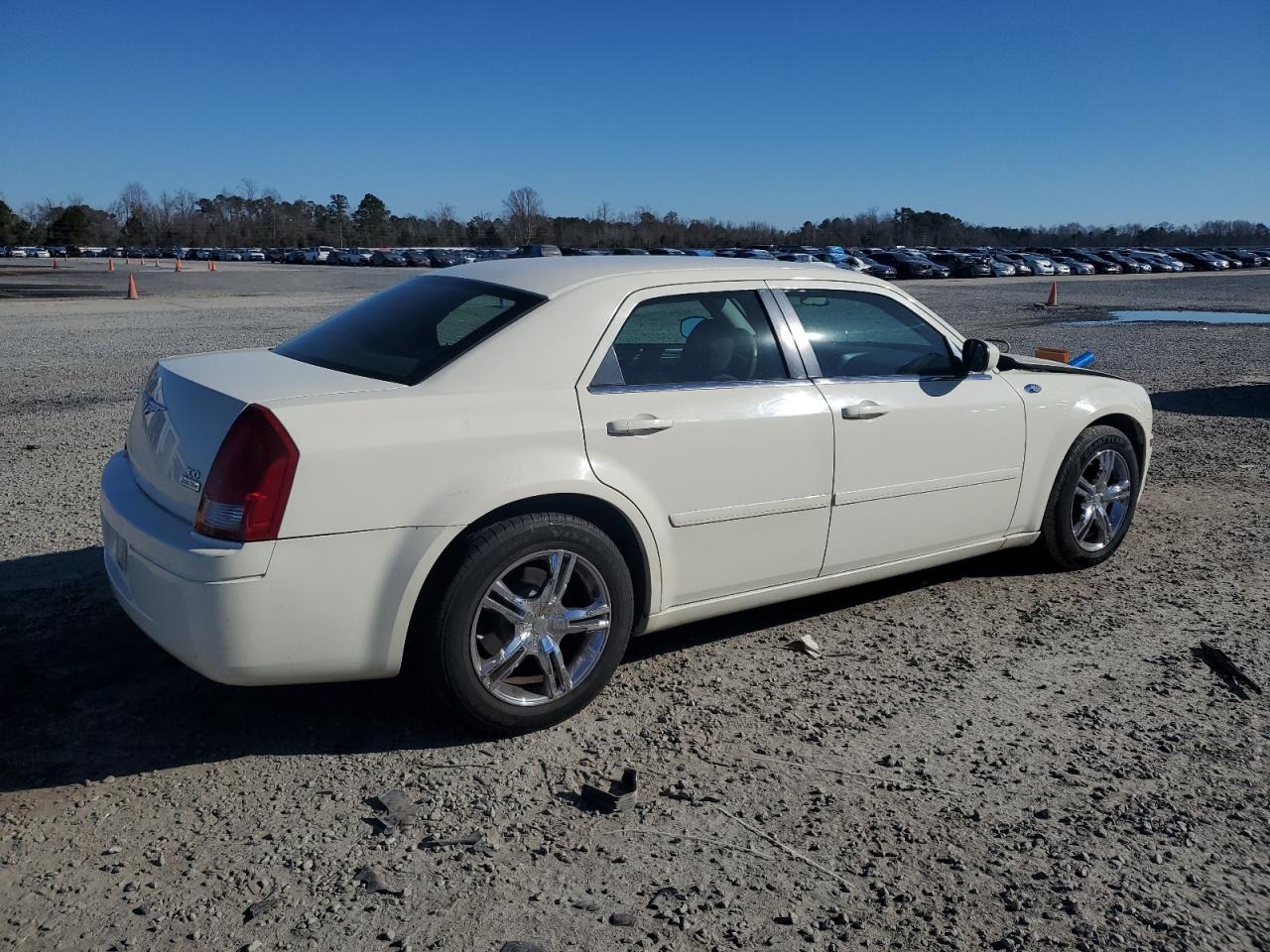 2006 Chrysler 300 - Image 3