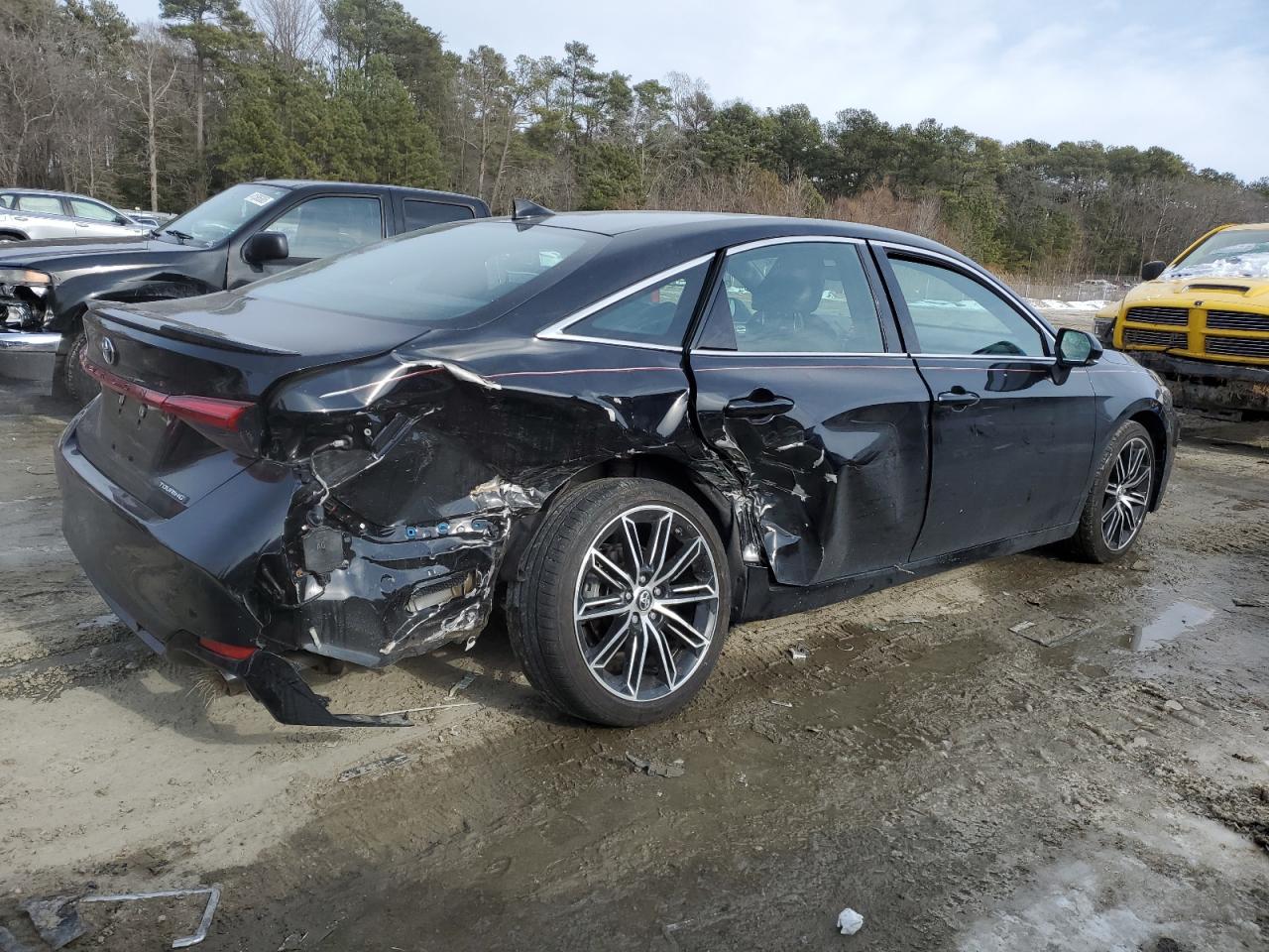 2019 Toyota Avalon - Image 3