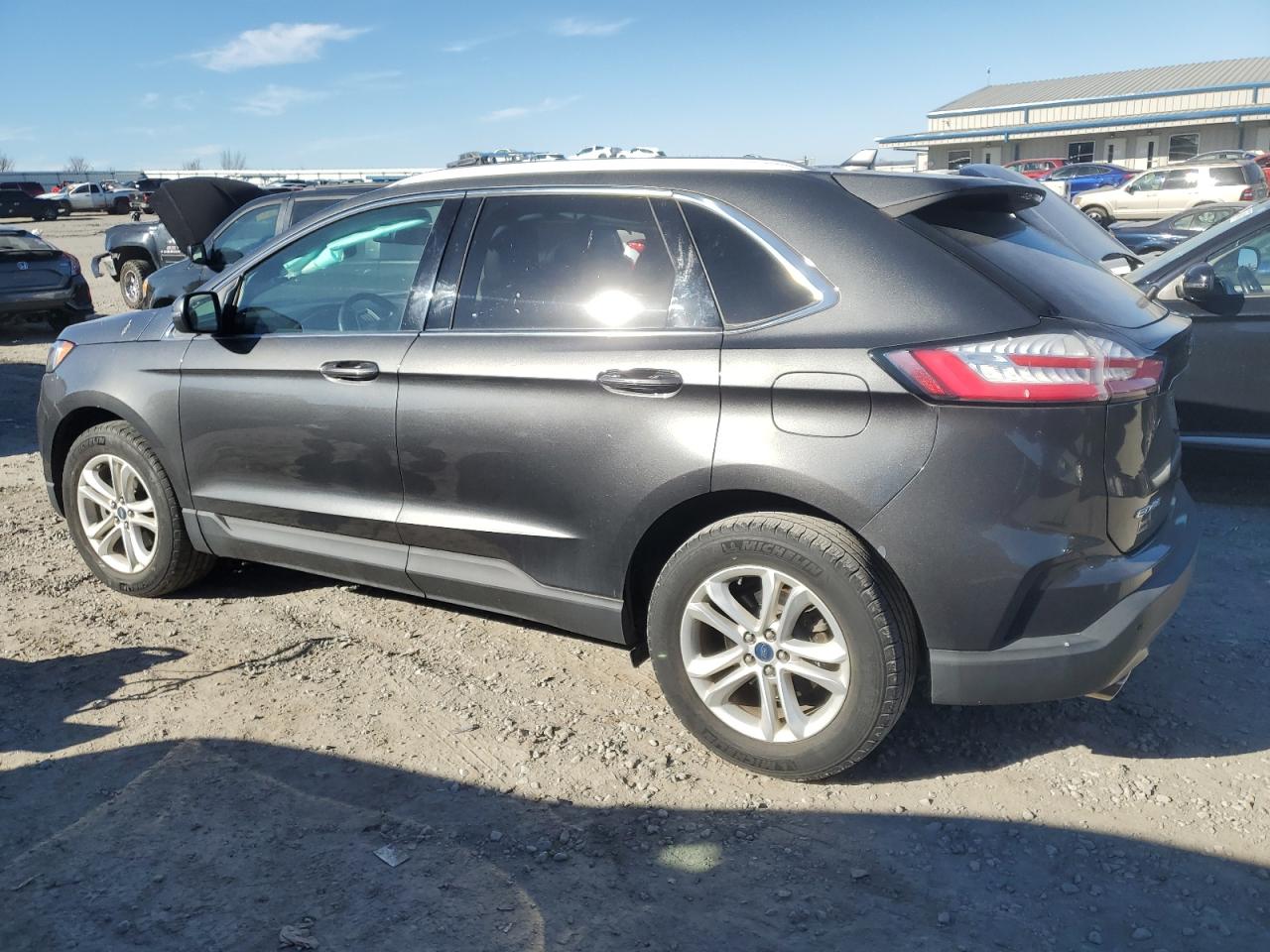 2019 Ford Edge - Image 2