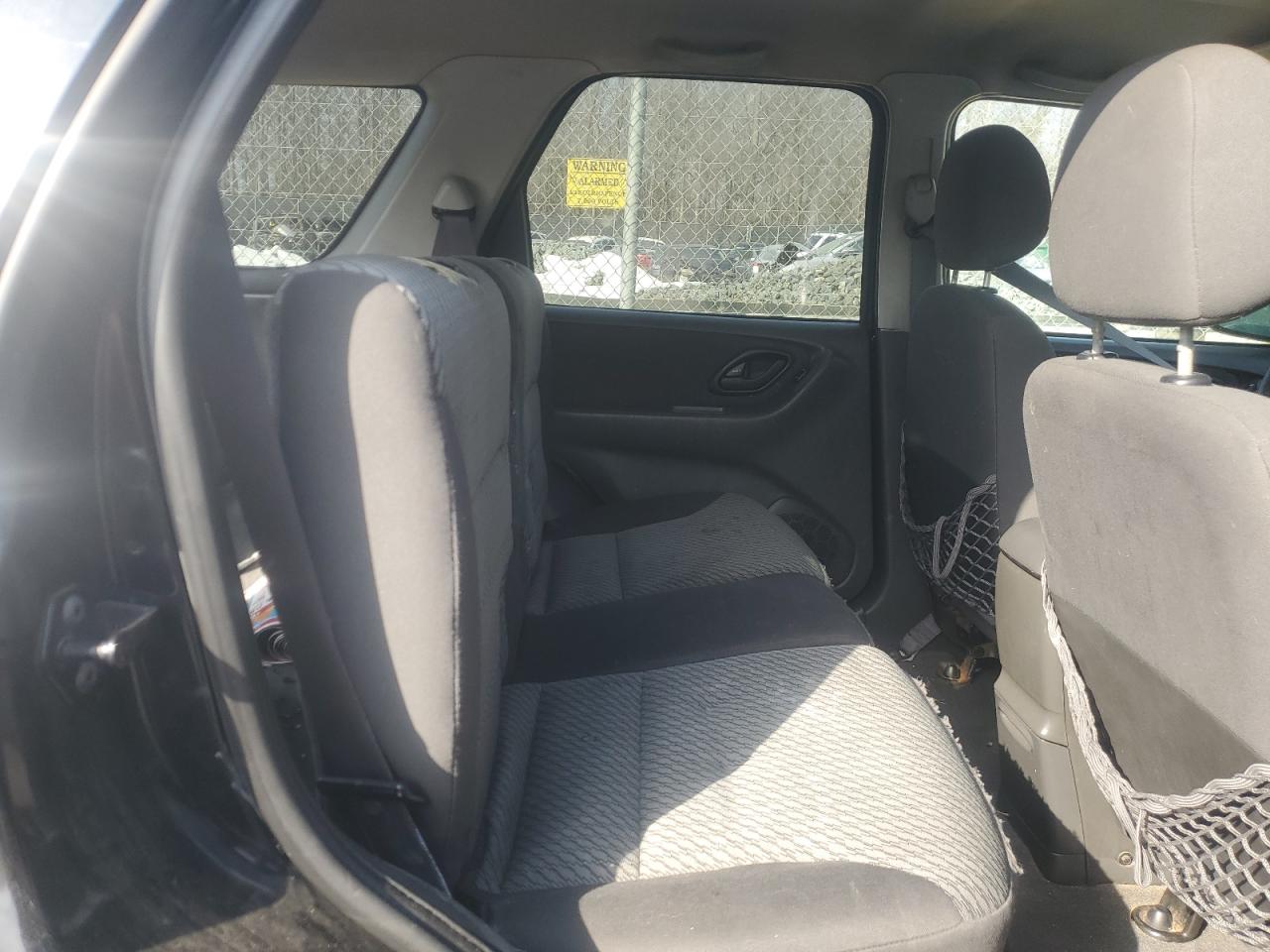 2004 Ford Escape - Image 11