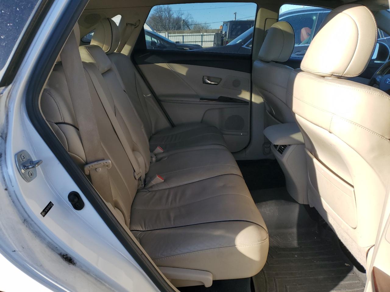 2010 Toyota Venza - Image 11