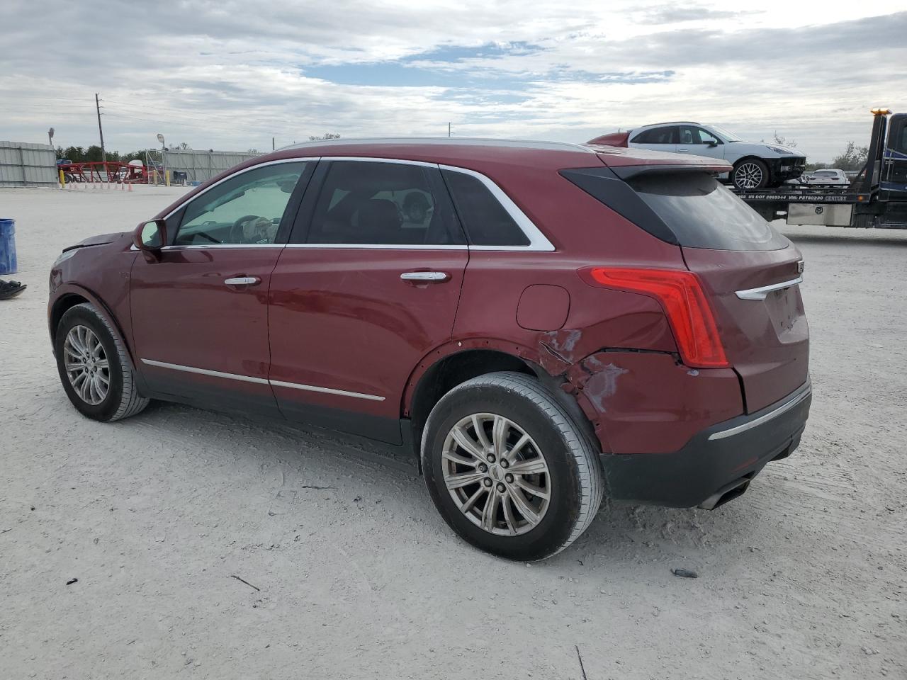 2017 Cadillac XT5 - Image 2