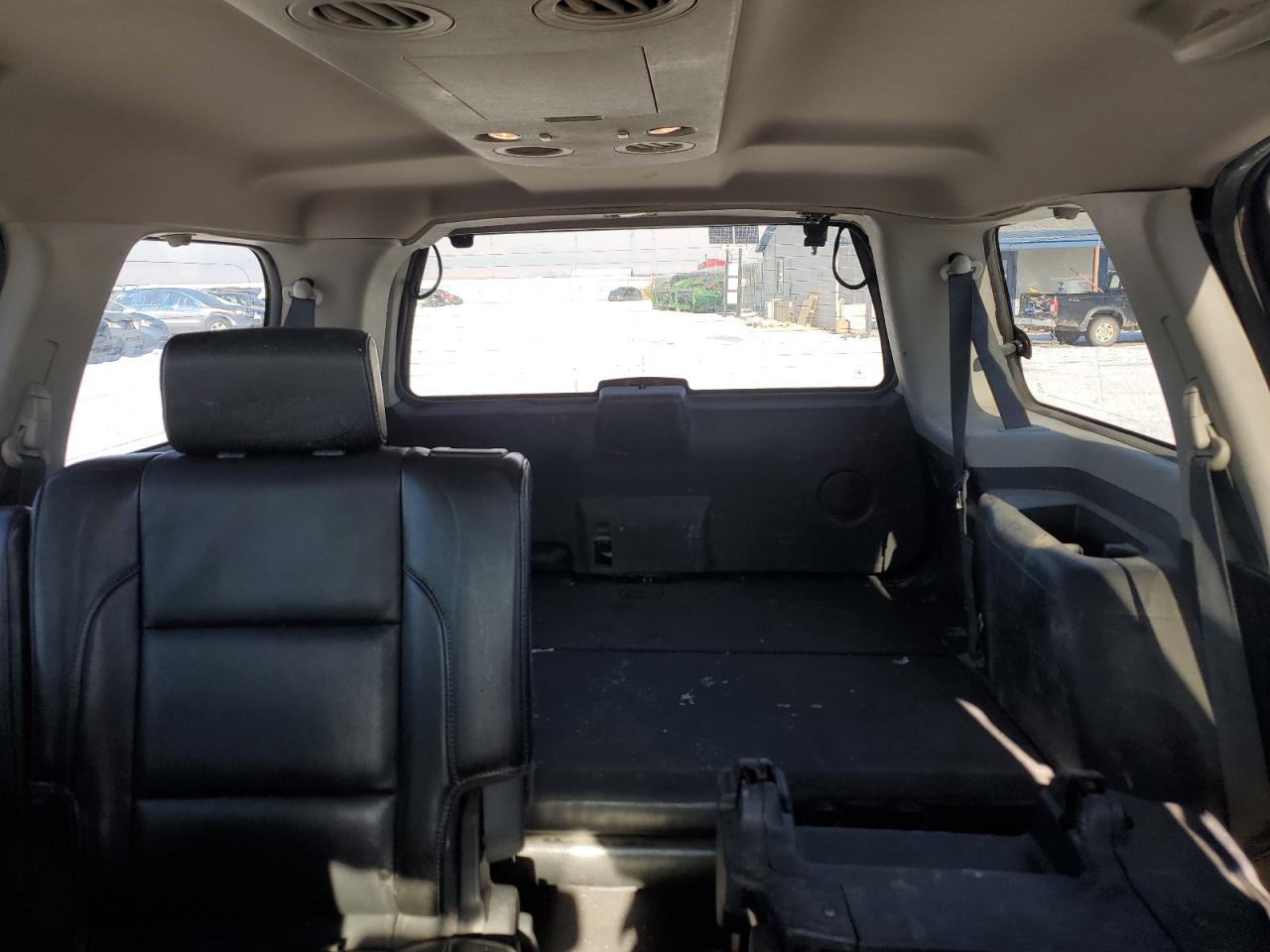 2010 Nissan Armada - Image 10