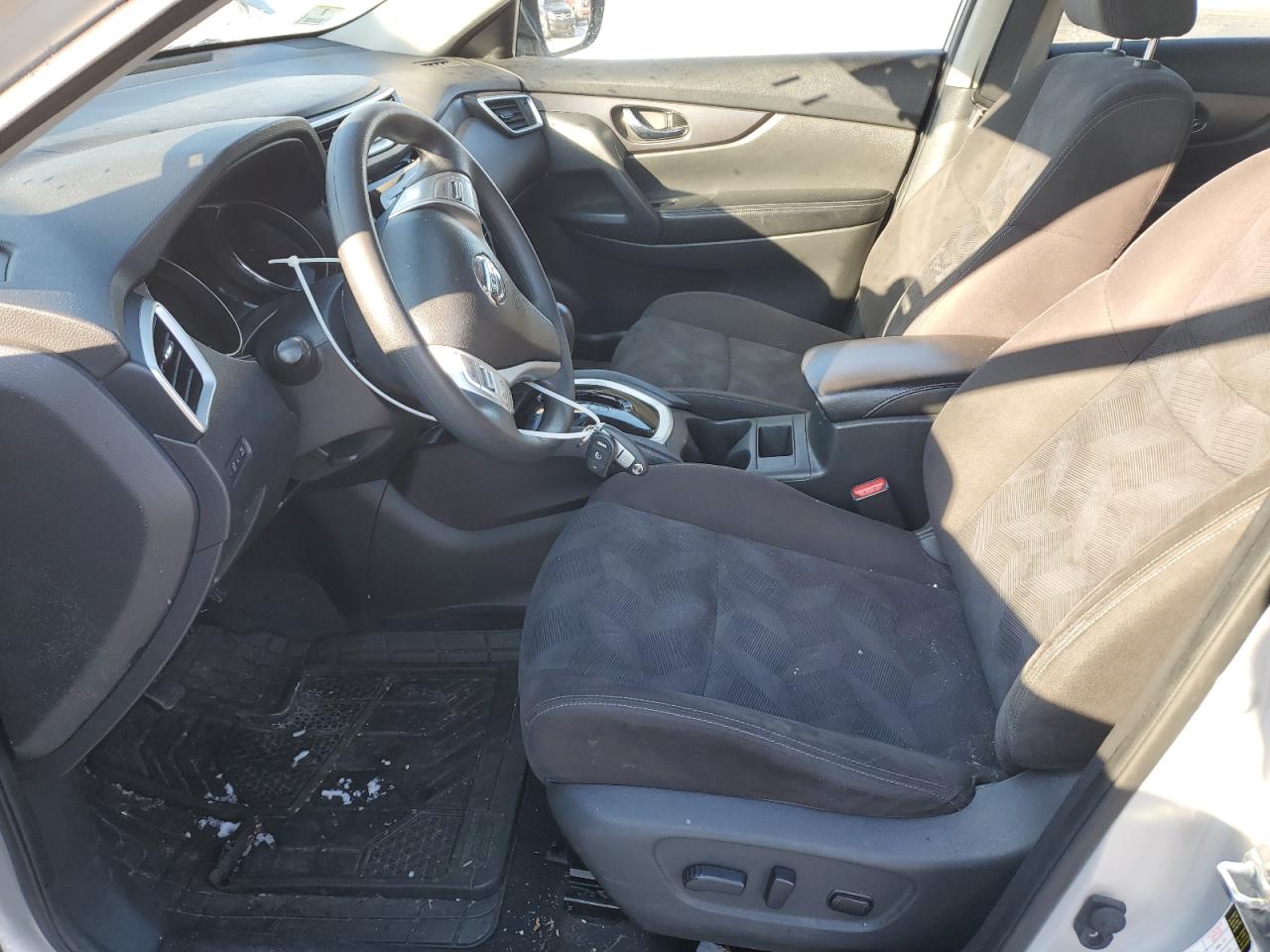2015 Nissan Rogue - Image 7