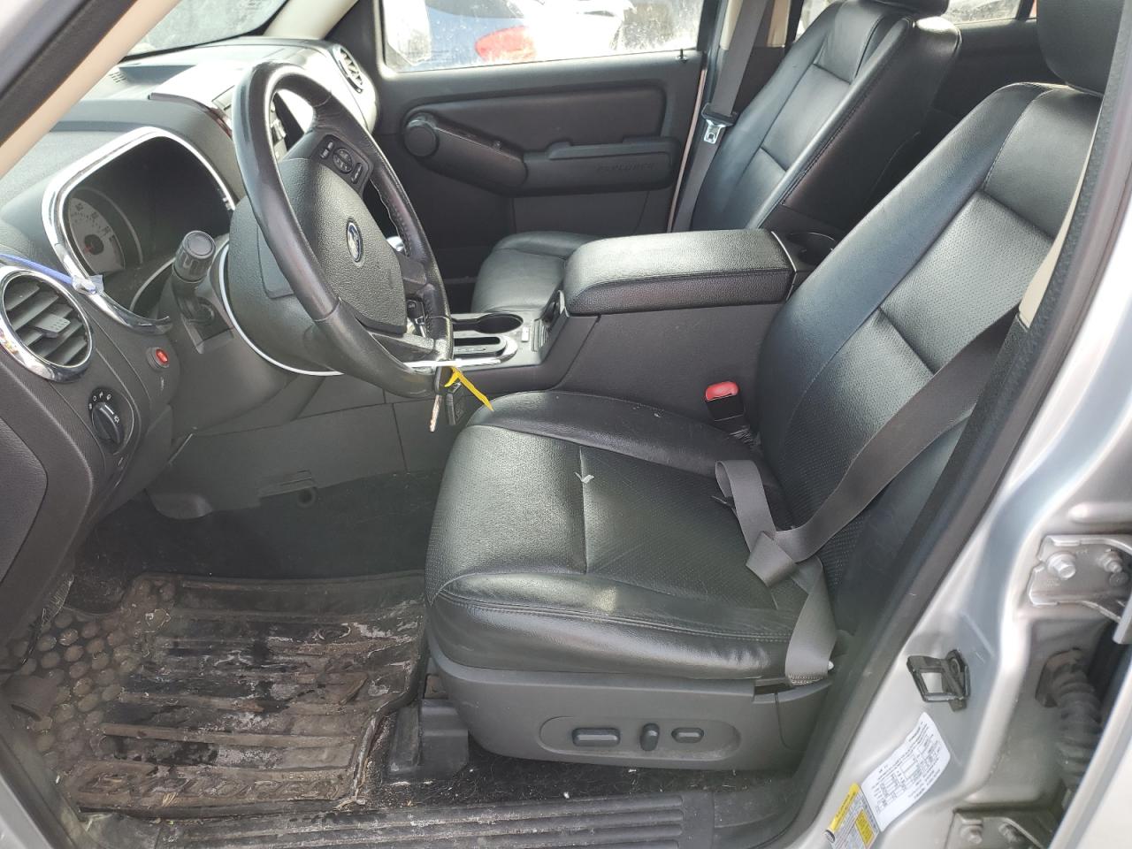 2010 Ford Explorer - Image 7