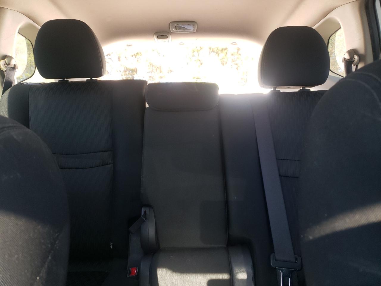 2017 Nissan Rogue - Image 10