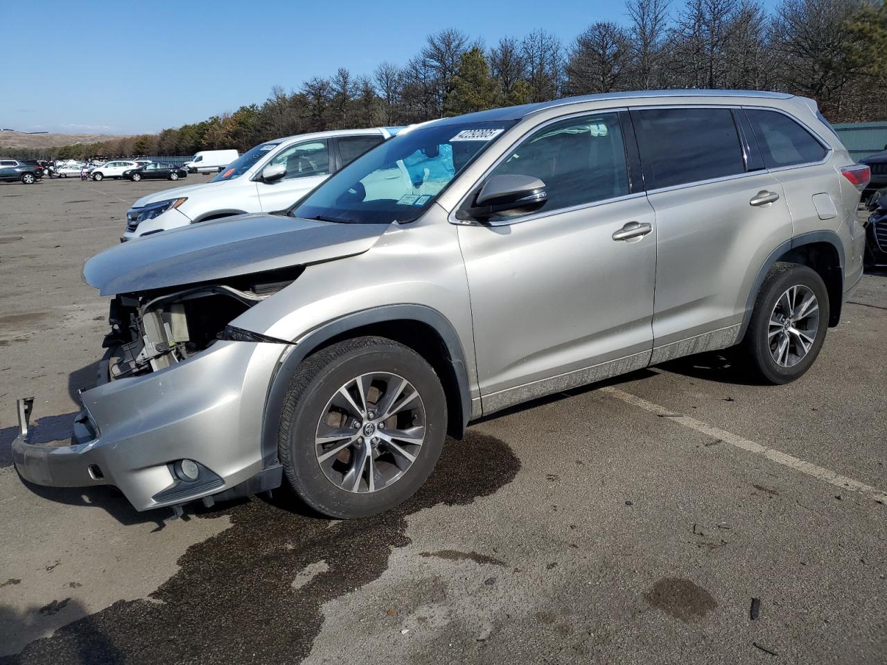 2016 Toyota Highlander - Image 1