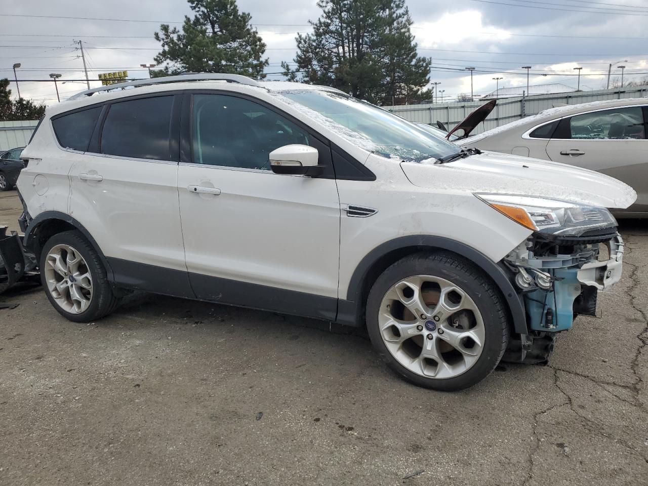 VIN 1FMCU0J93DUD51039 2013 FORD ESCAPE no.4