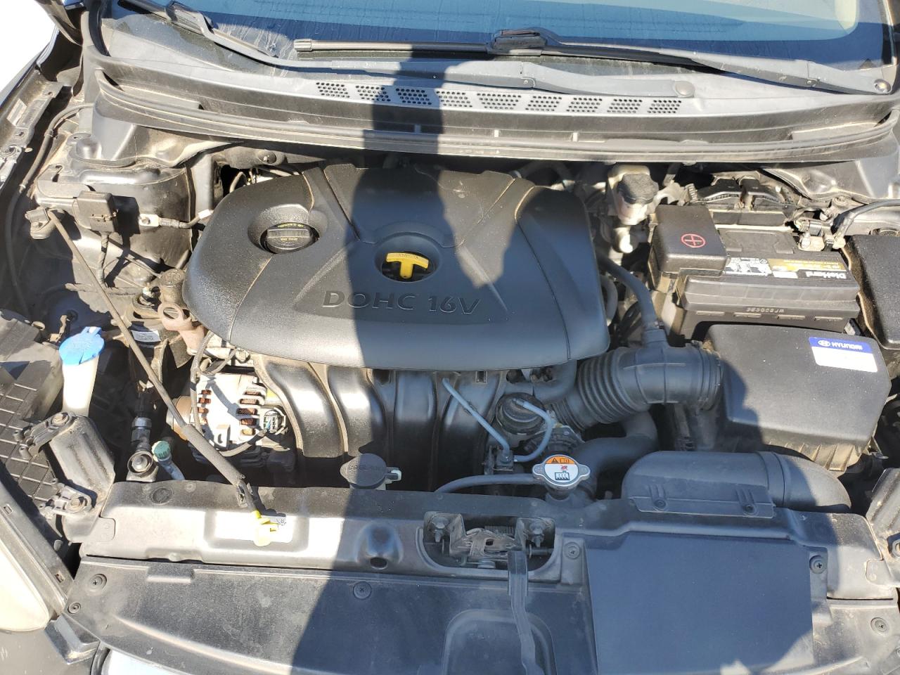 2012 Hyundai Elantra - Image 13