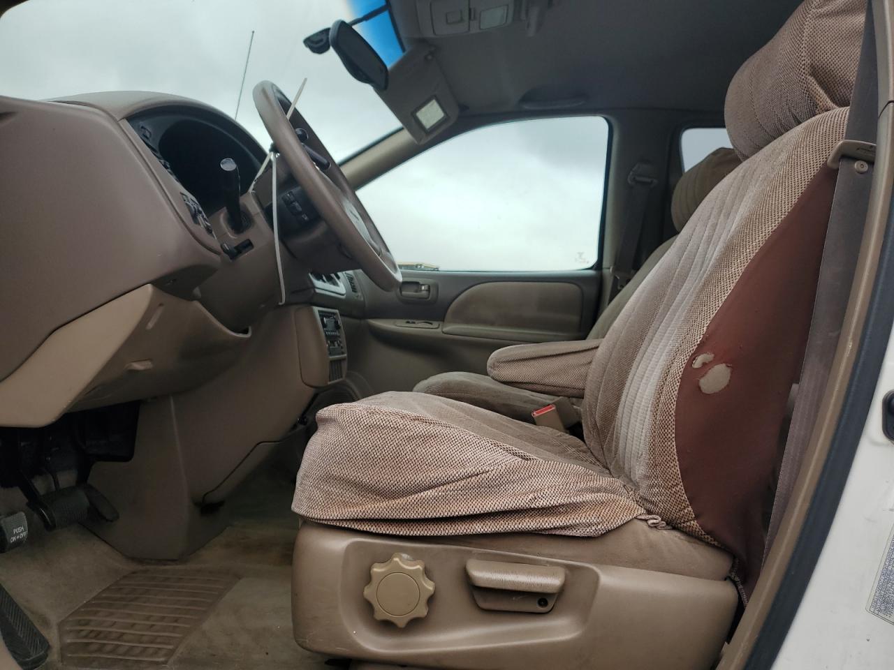 2002 Toyota Sienna - Image 7