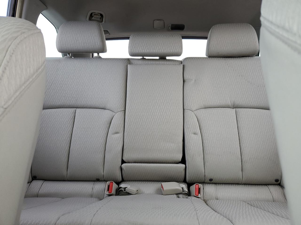 2012 Subaru Outback - Image 10