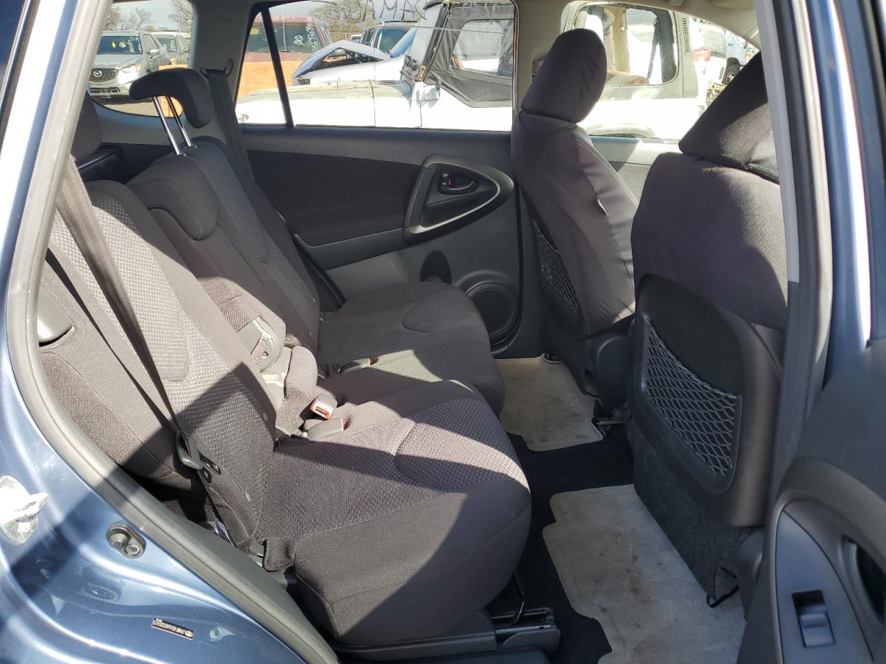 2010 Toyota RAV 4 - Image 11