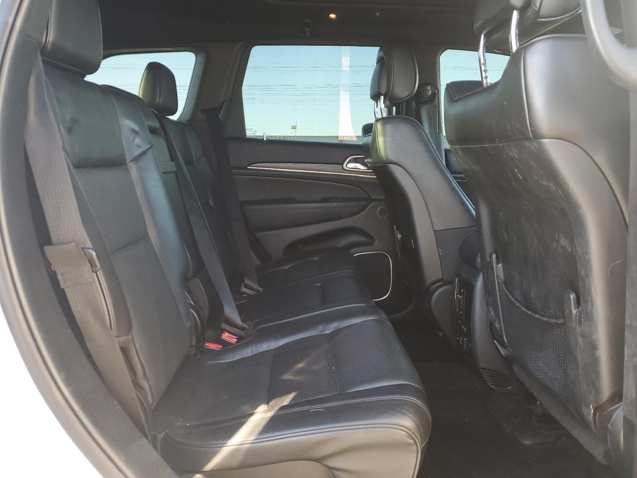 2018 Jeep Grand Cherokee - Image 11