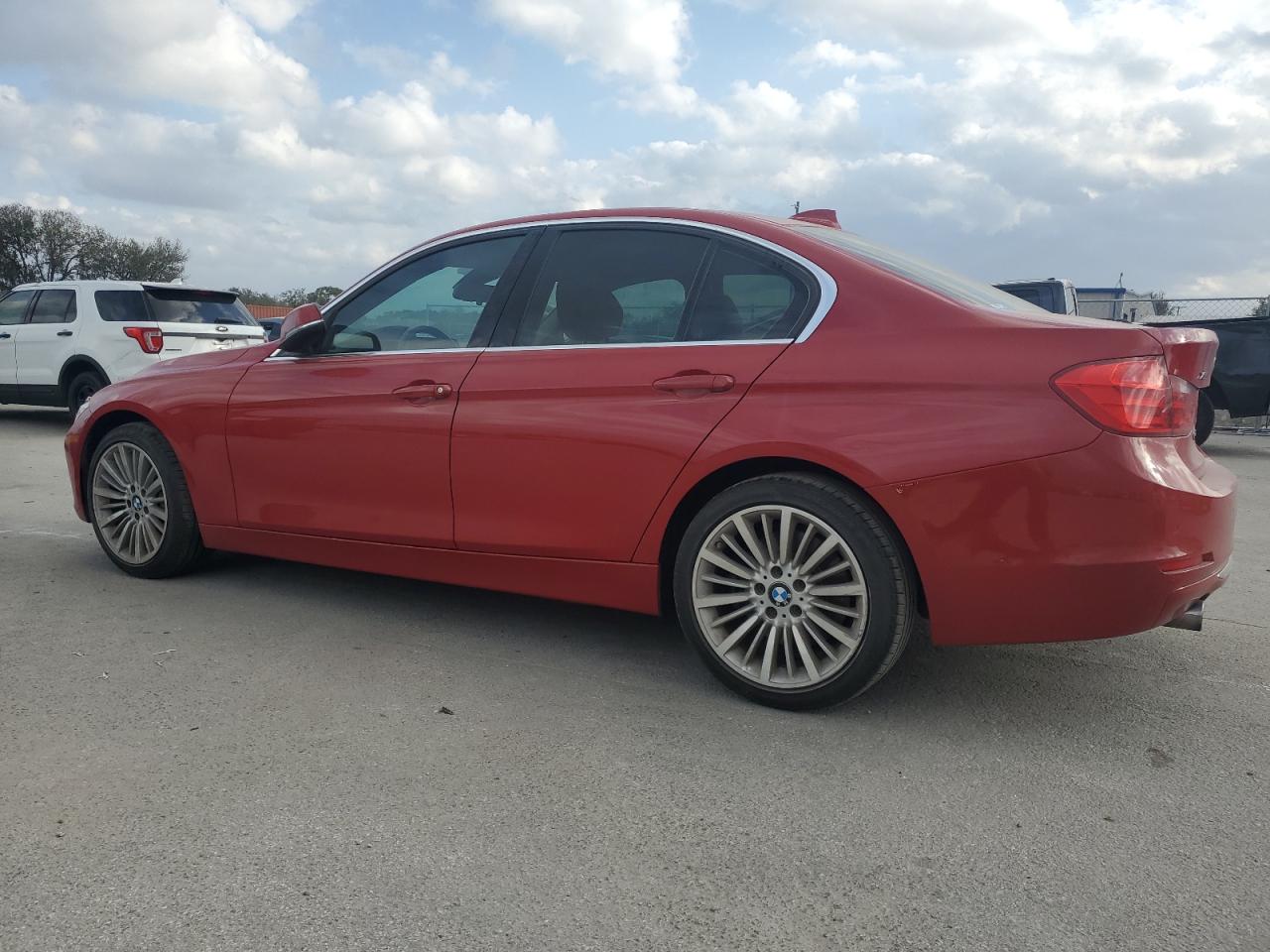 VIN WBA3B9C57DJ899245 2013 BMW 3 SERIES no.2