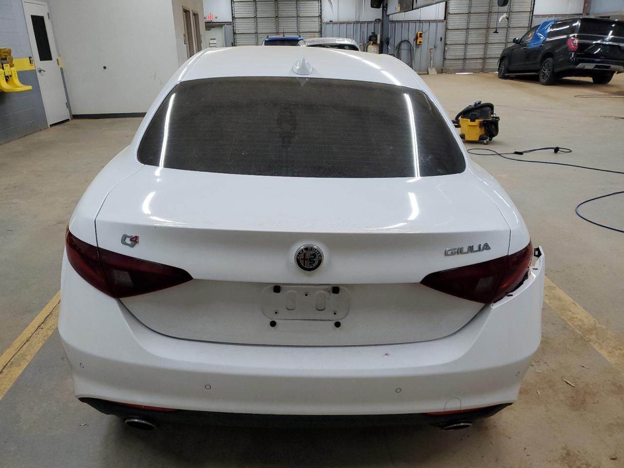 2021 Alfa Romeo Giulia - Image 6