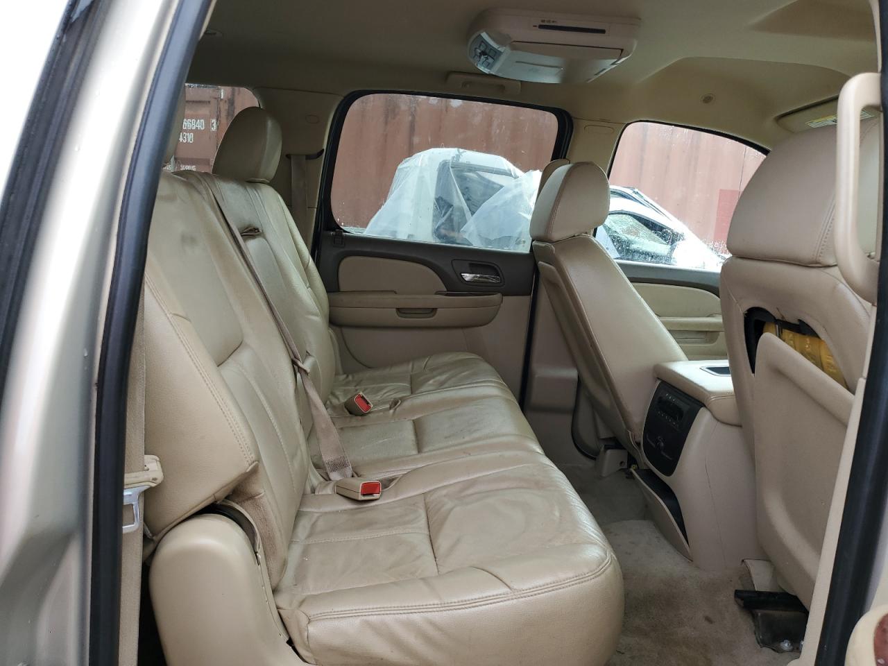 2011 GMC Yukon - Image 11