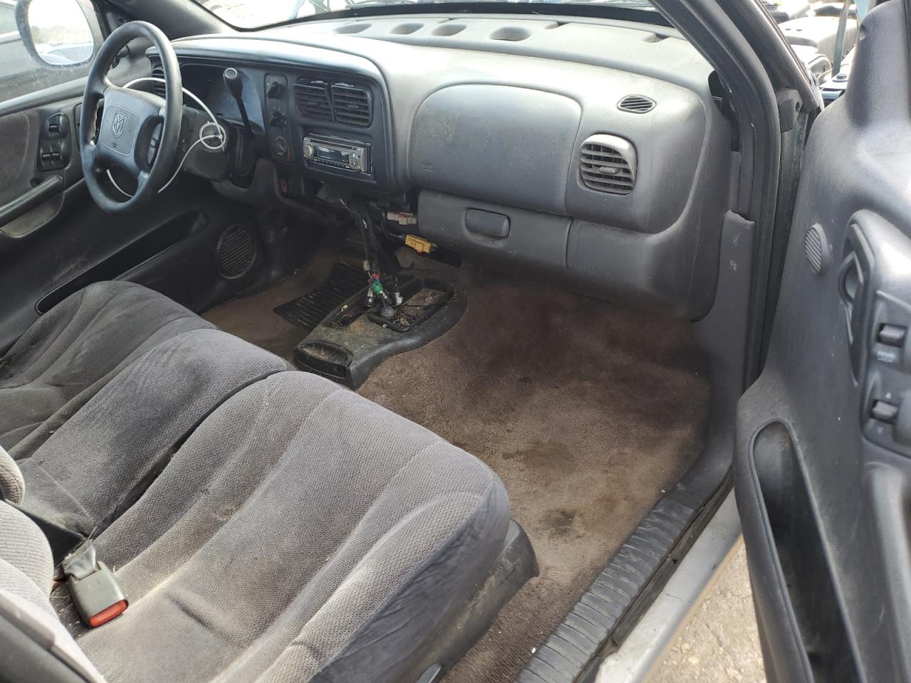 2000 Dodge Dakota - Image 8