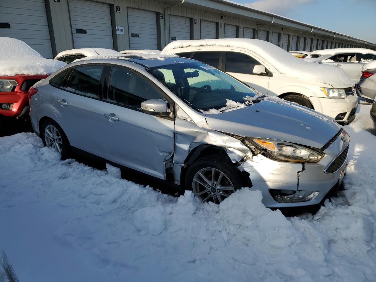 VIN 1FADP3F22FL262591 2015 FORD FOCUS no.4