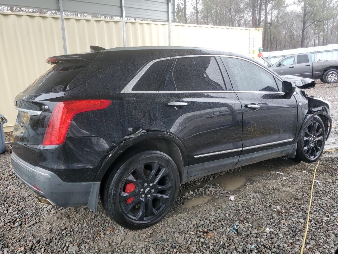 2017 Cadillac XT5 - Image 3