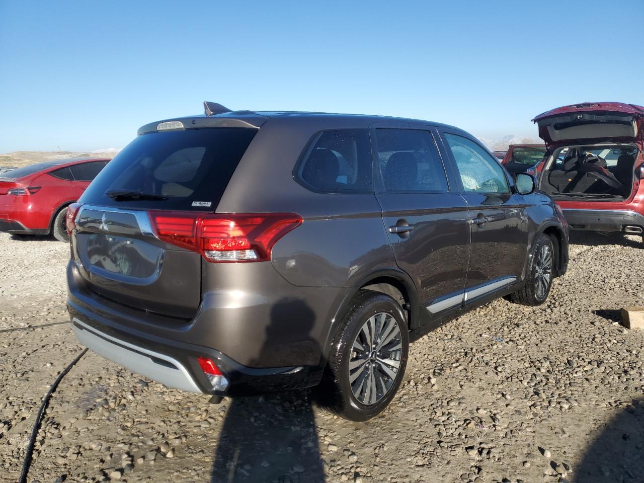 2020 Mitsubishi Outlander - Image 3