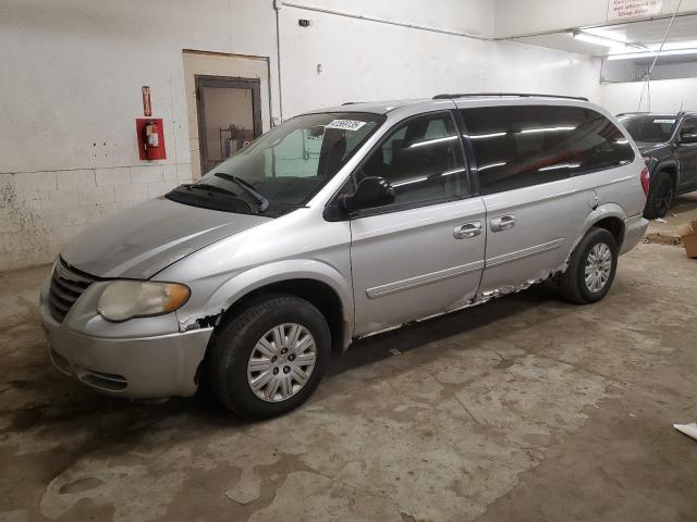 2005 Chrysler Town & Country Lx