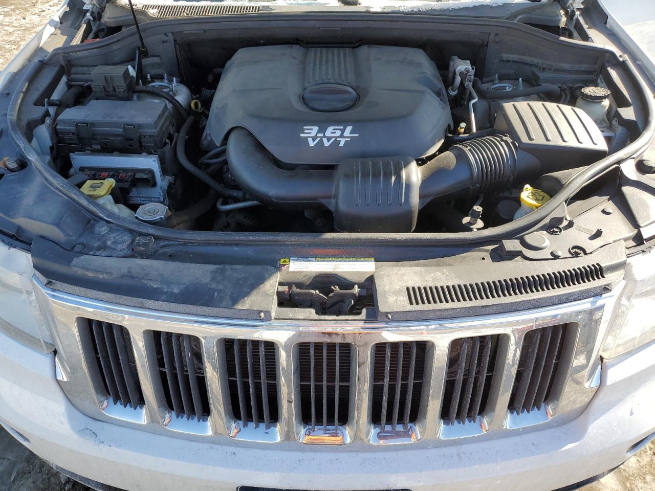2013 Jeep Grand Cherokee - Image 13