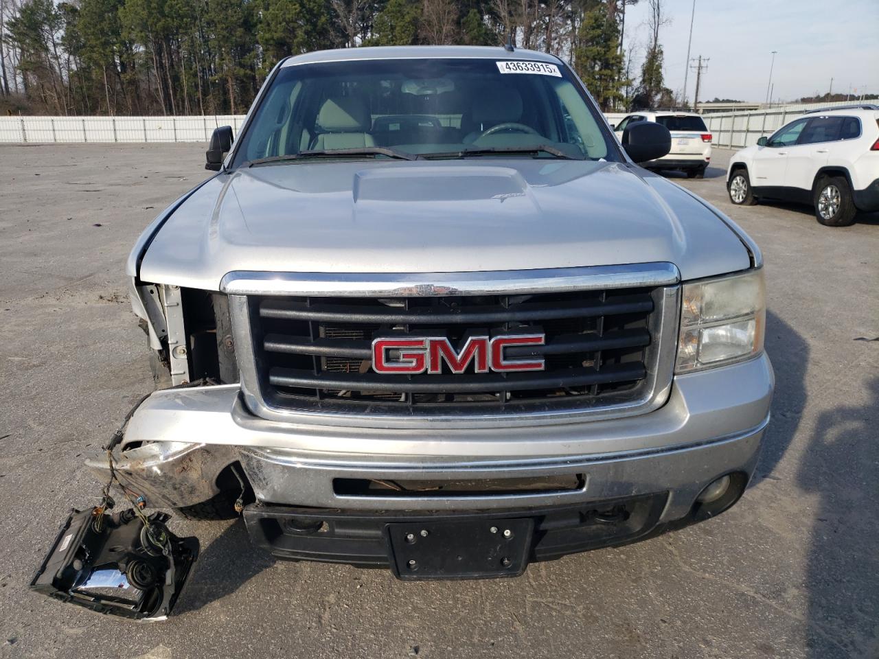 2011 GMC Sierra - Image 5