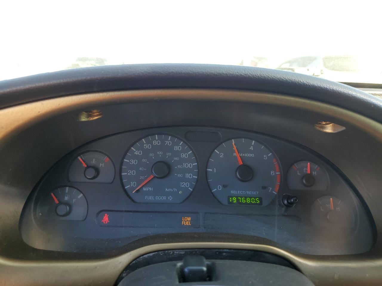 2001 Ford Mustang - Image 9