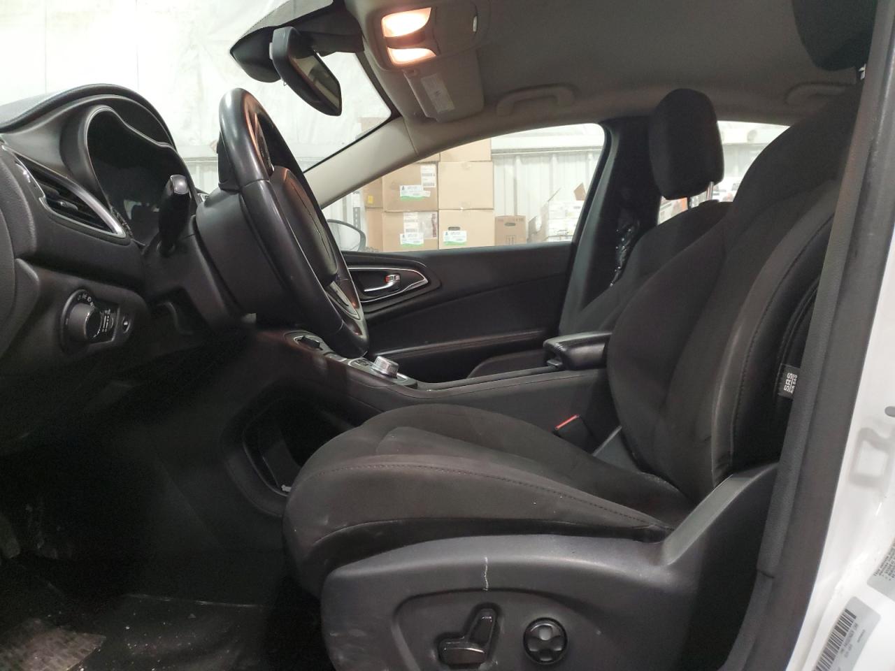2015 Chrysler 200 - Image 7